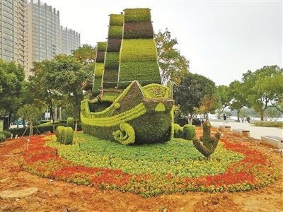 大型帆船仿真五色草造型放在公园广场都适合 景区绿雕厂家专业定制