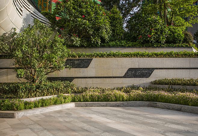 沙井柏林君瑞 展示区 现代 入口门楼 特色景墙 垂直绿化 异形树池 几何树池 景观设计(SED新西林景观国际,受邀加入ASLA协会,拥有风景园林工程设计专项甲级,业务范围:酒店及度假设计、特色产业环境、商业地产设计、住宅及社区设计、城市概念规划、市政基础设施设计) (1)